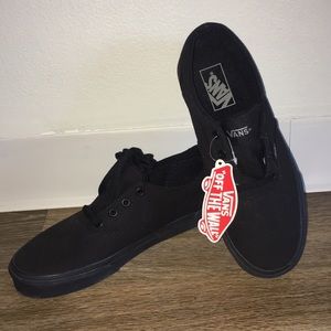 Vans black tennis shoes